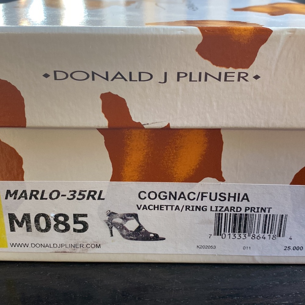 Donald J Pliner size 8.5 heels - Picture 8 of 9